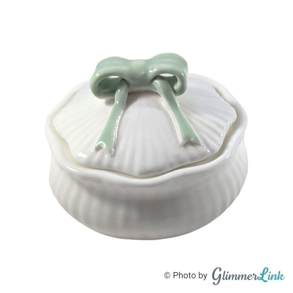 Delicate Green Bow Lidded Round Fine Bone China Trinket Box